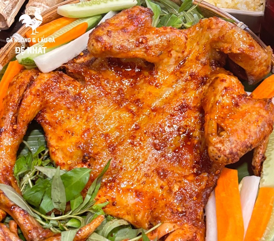 Gà nướng trong combo gà nướng nguyên con 99k